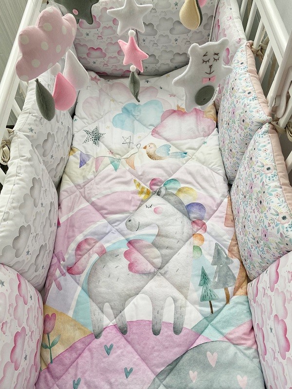  LoveBabyToys Комплект в детскую кроватку с подушечками