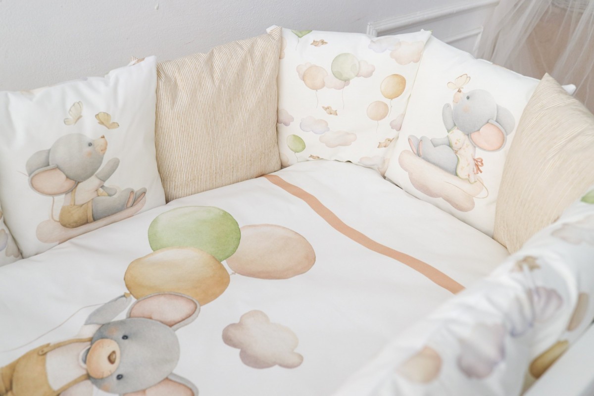 Lappetti Комплект в детскую кроватку с подушечками Шарики 